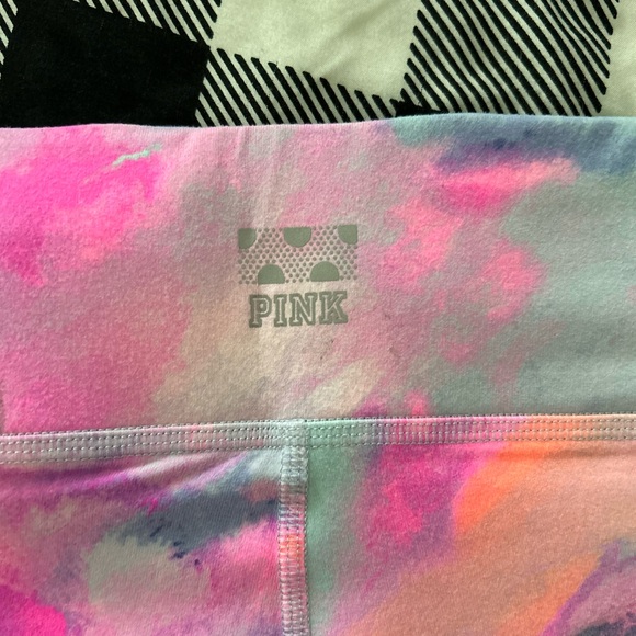 Victoria Secret Ultimate Pink Leggings Size Large - Picture 2 of 4